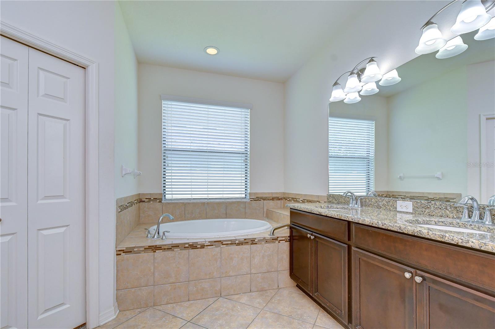 8443 White Poplar Dr Property Photo 55