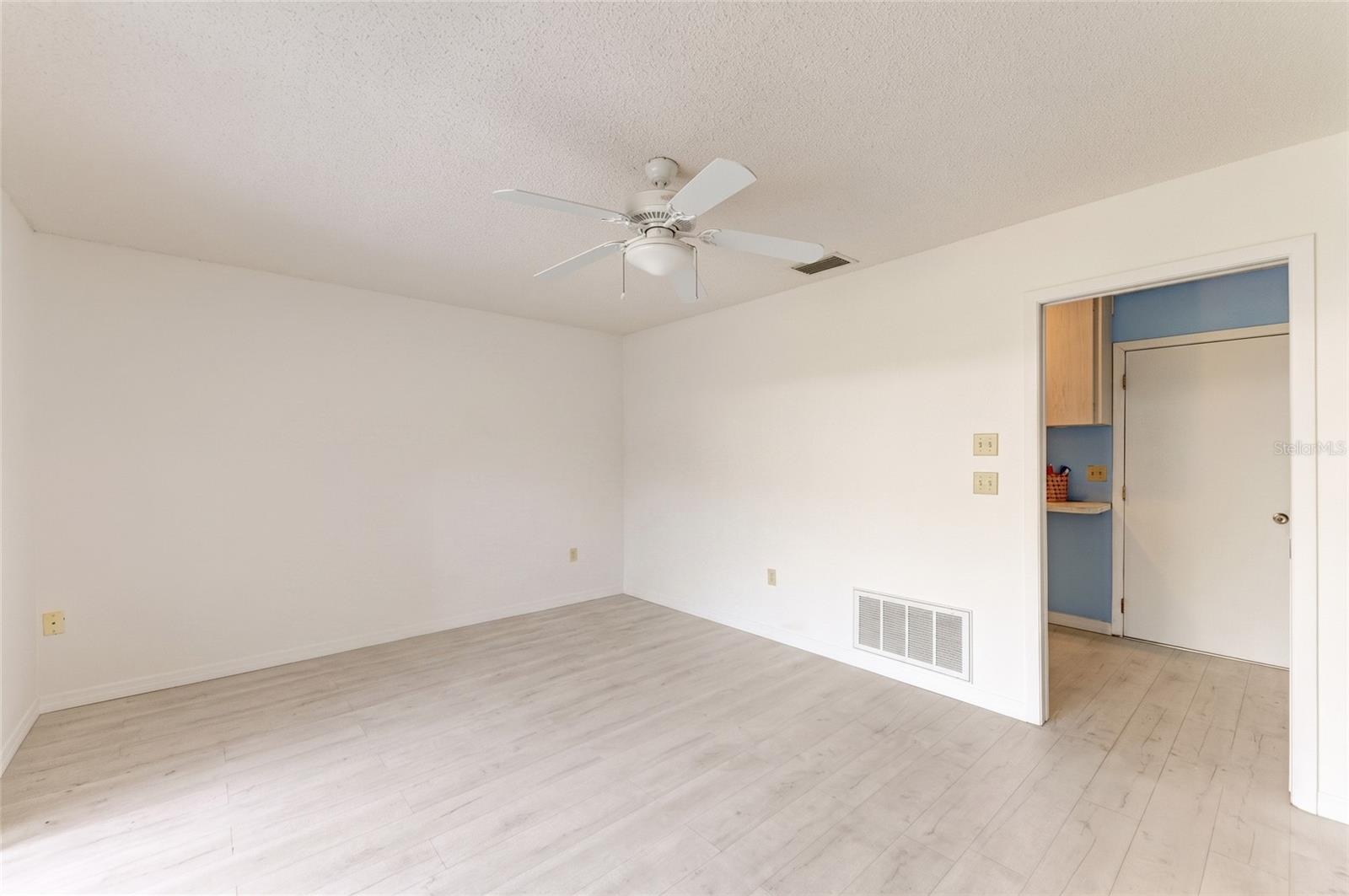 804 67th St W #804 Property Photo 26