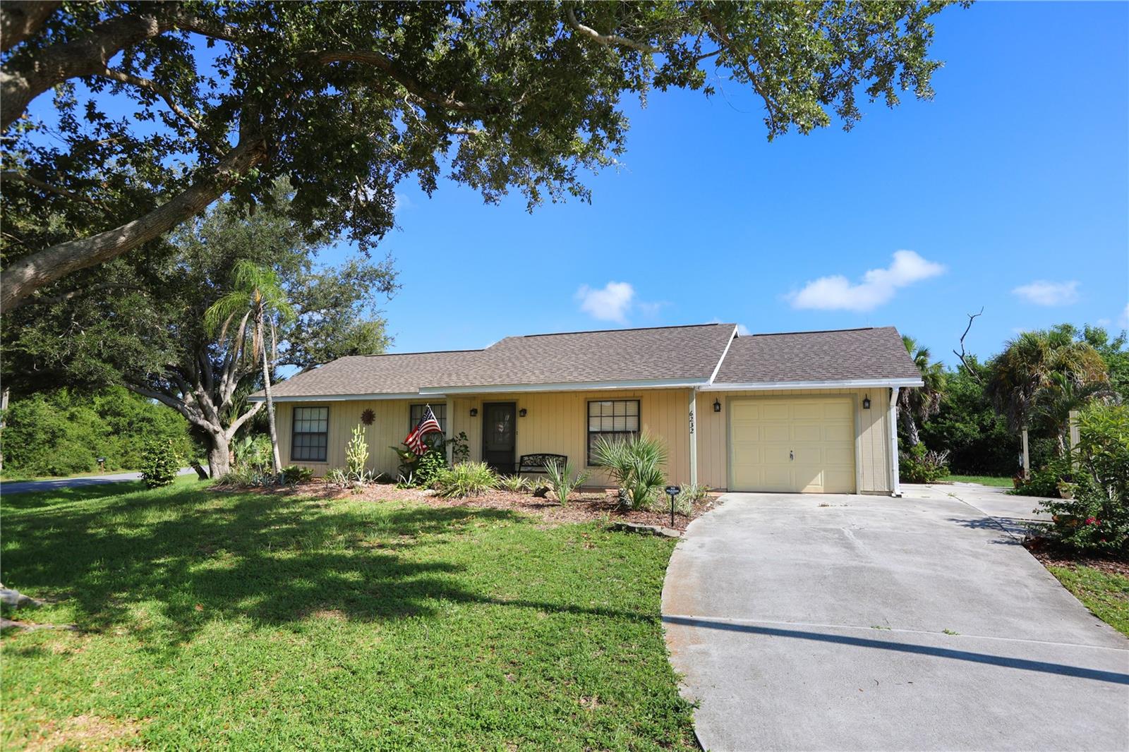 6232 ROBERTA DR