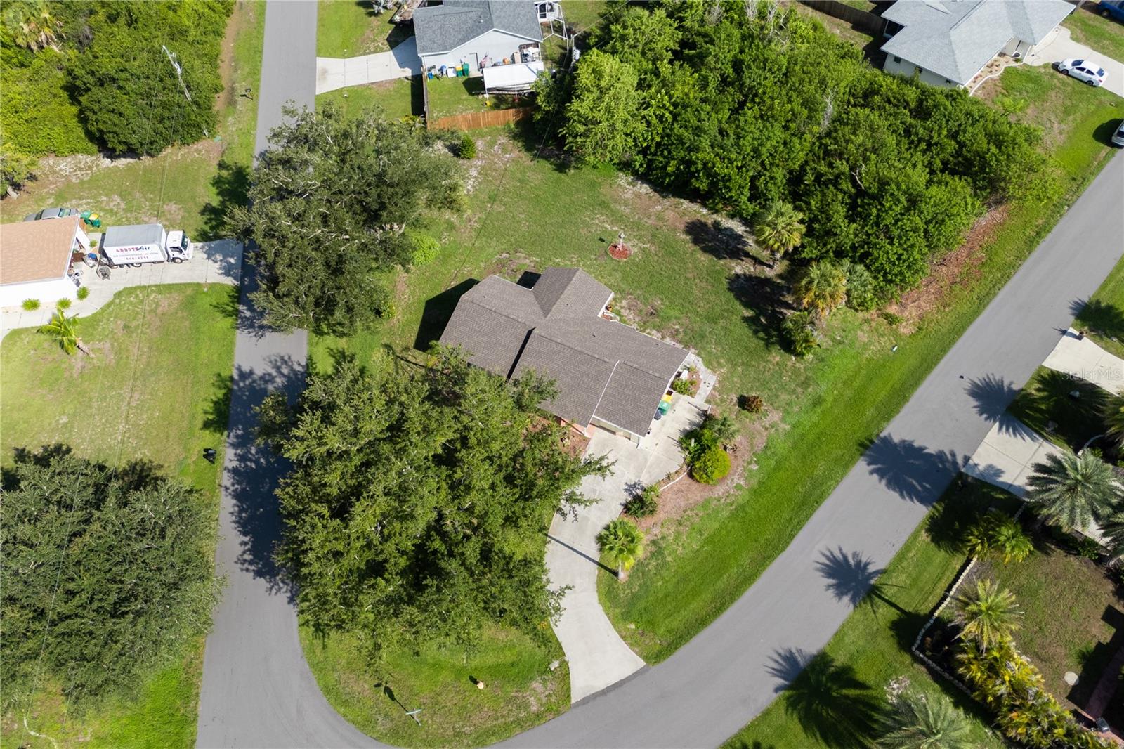 6232 Roberta Dr Property Photo 4