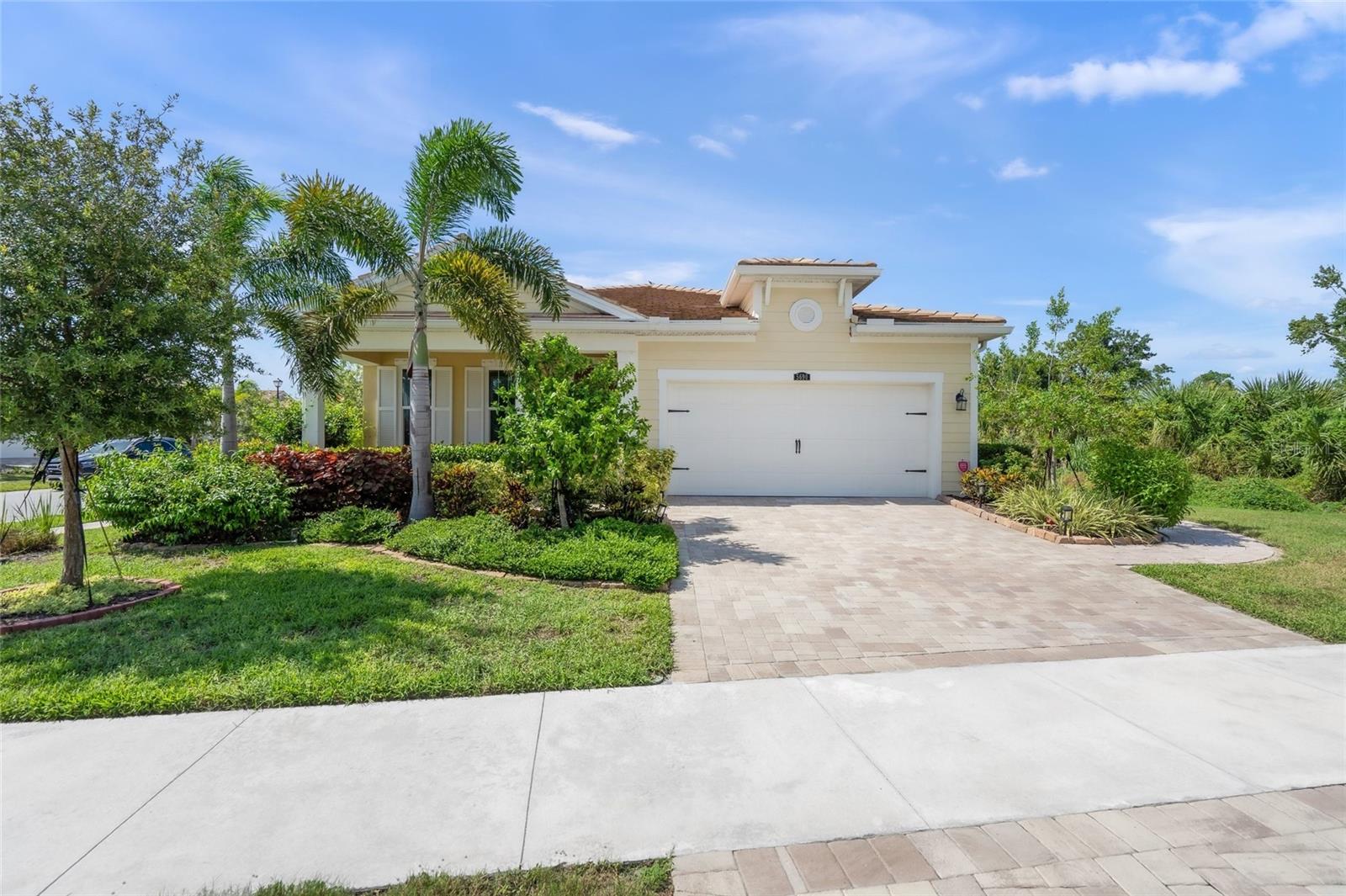 5690 Long Shore Loop Property Photo 2