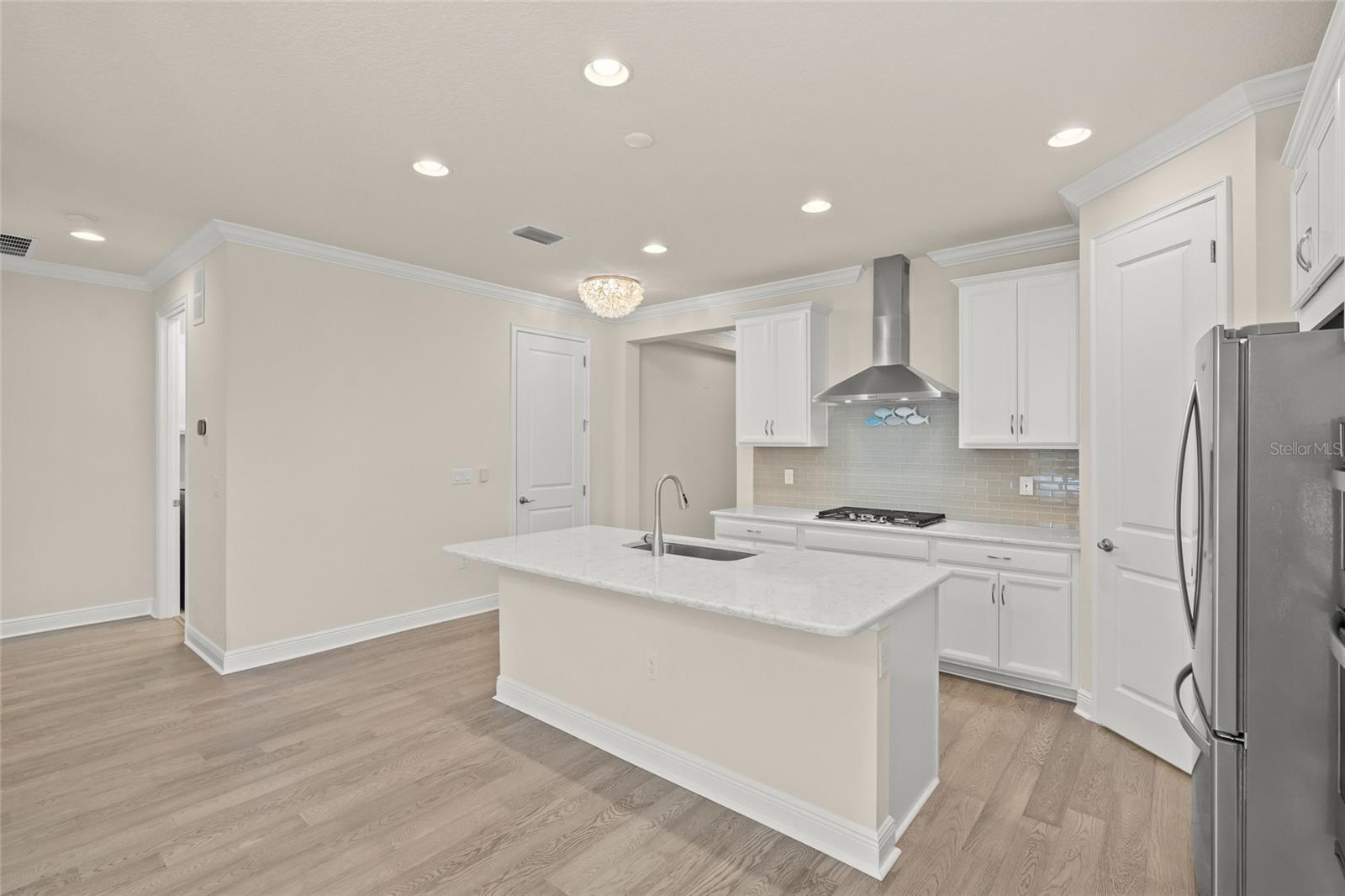 5690 Long Shore Loop Property Photo 3