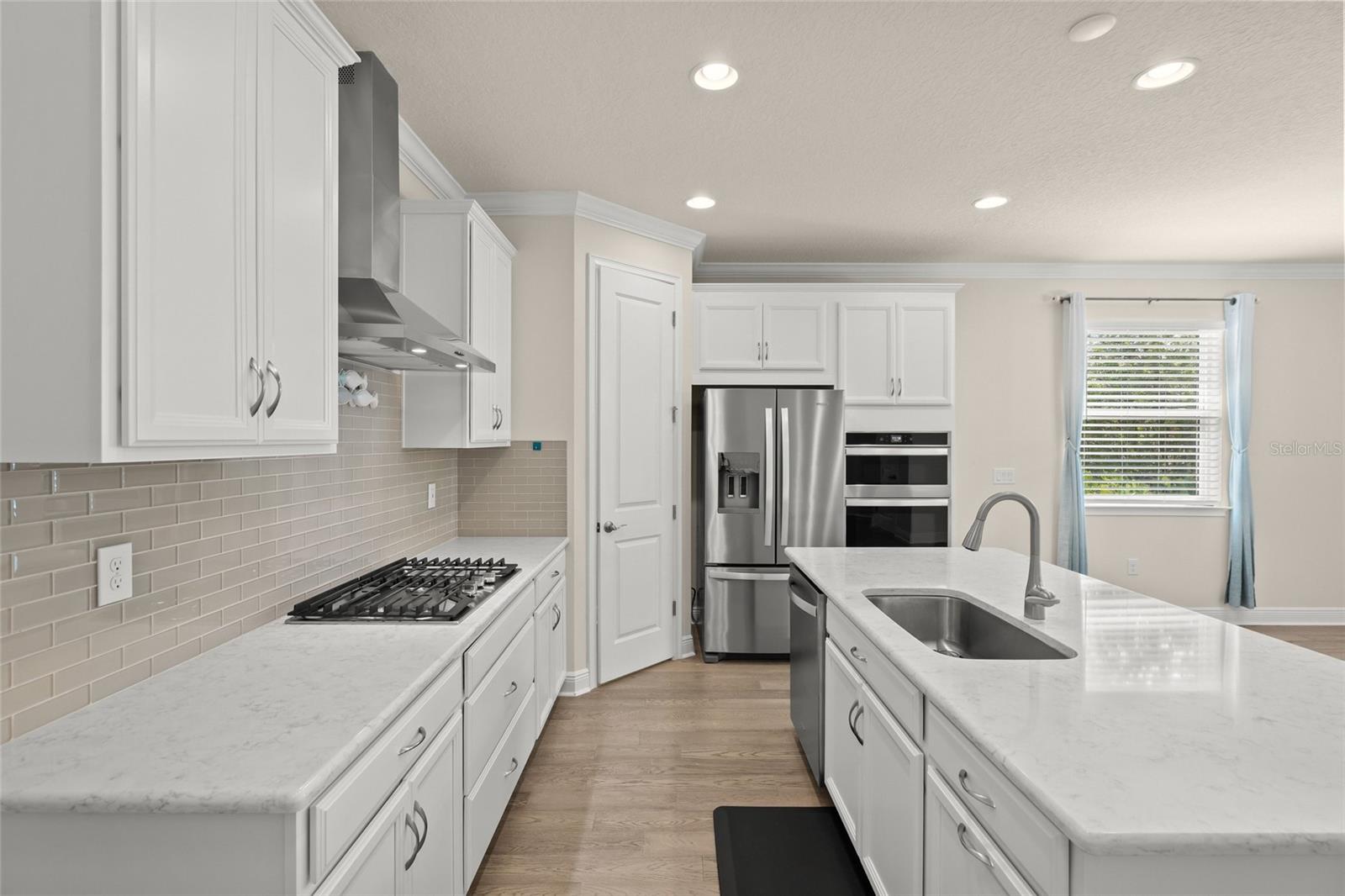 5690 Long Shore Loop Property Photo 7