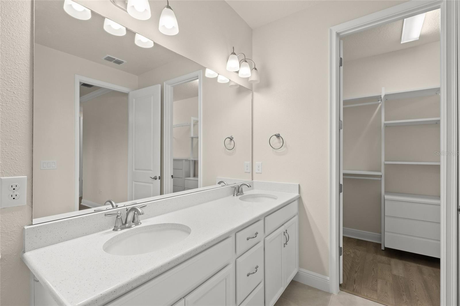 5690 Long Shore Loop Property Photo 18