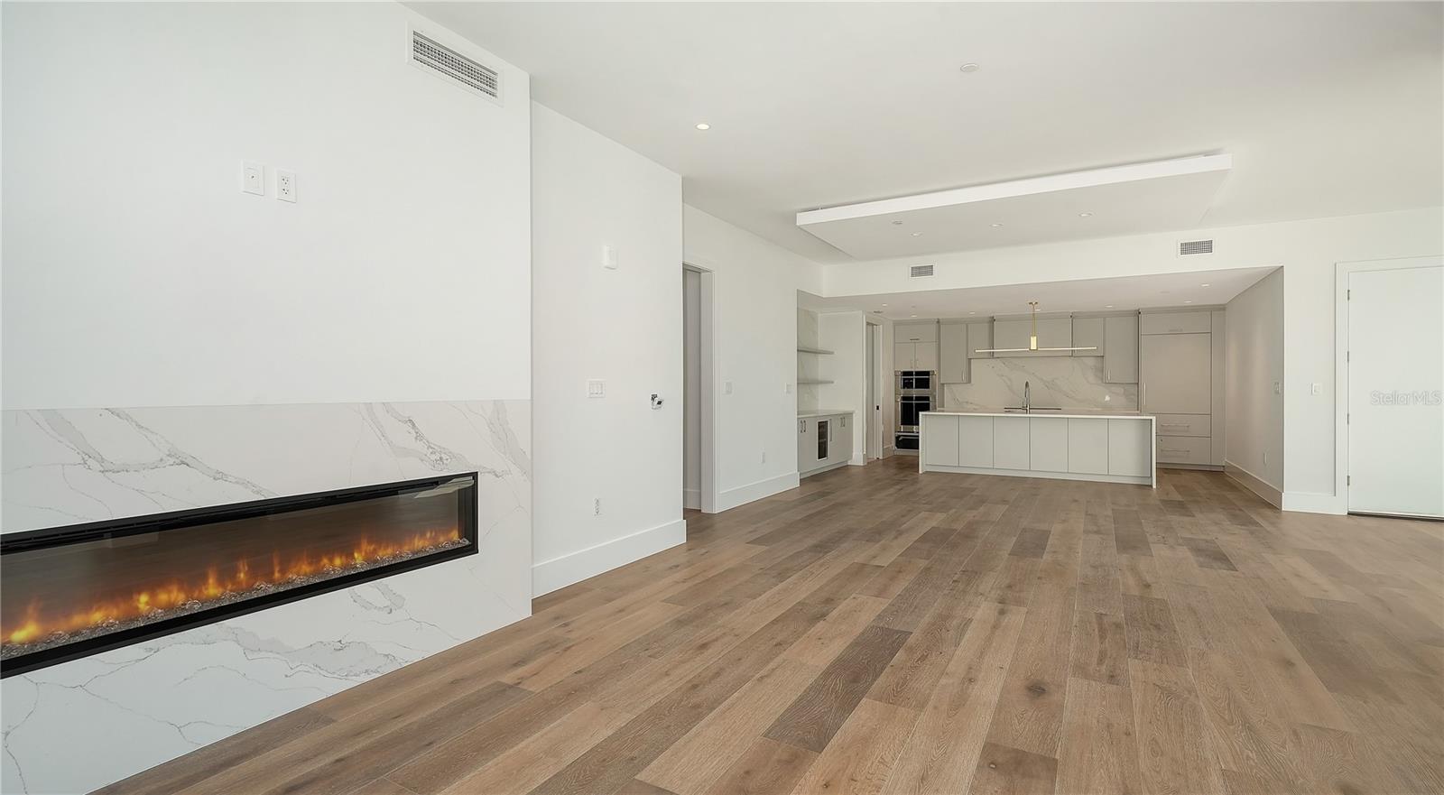 253 Golden Gate Pt #902 Property Photo 6