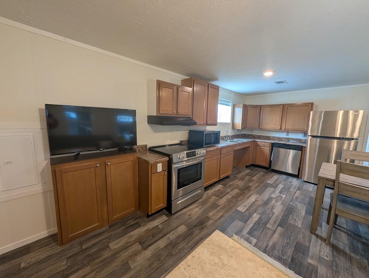 5700 Holiday Park Blvd Property Photo 2