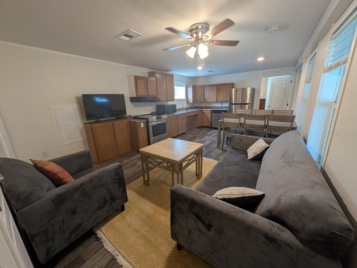 5700 Holiday Park Blvd Property Photo 3