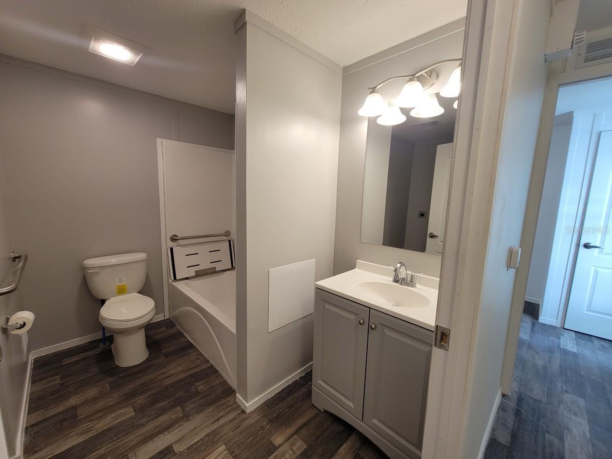 5700 Holiday Park Blvd Property Photo 21