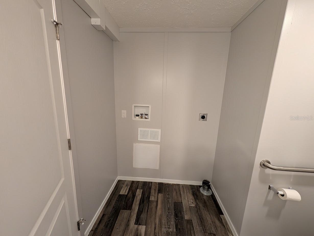 5700 Holiday Park Blvd Property Photo 22