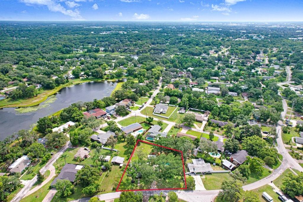 12113 Midlake Dr Property Photo 7