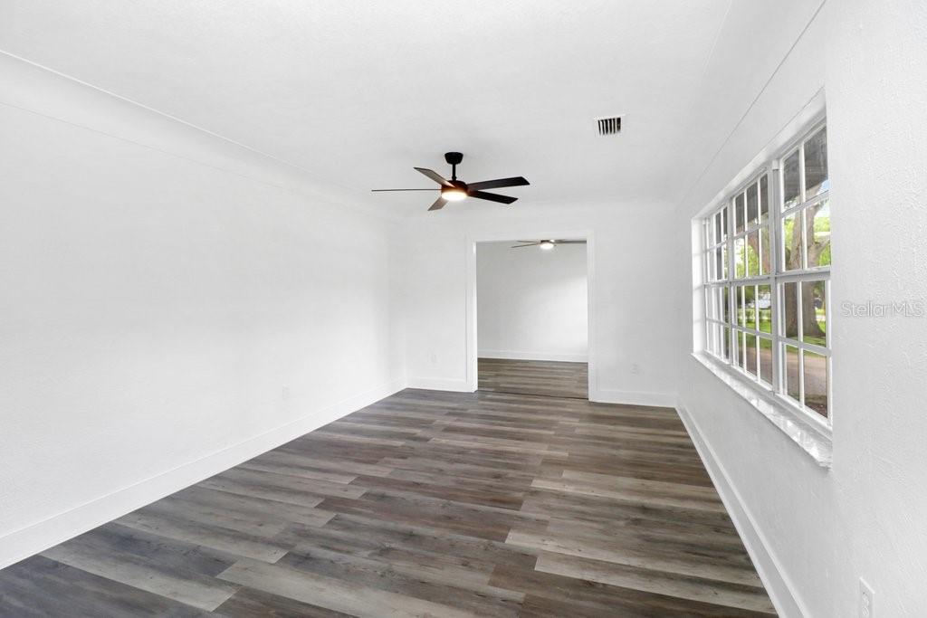 12113 Midlake Dr Property Photo 14