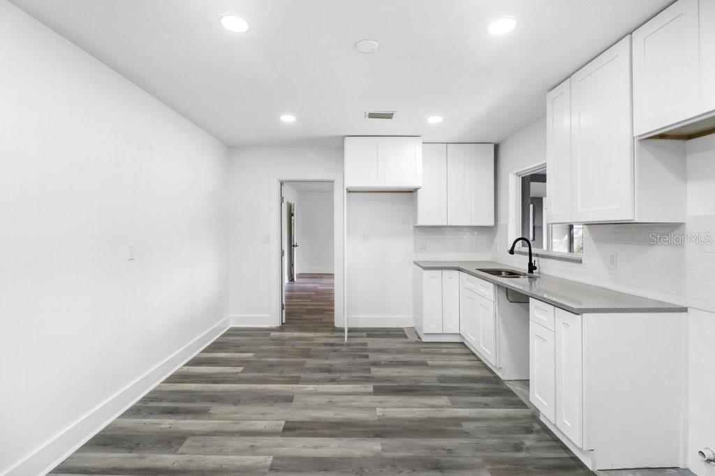 12113 Midlake Dr Property Photo 19