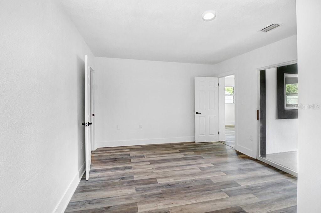 12113 Midlake Dr Property Photo 22