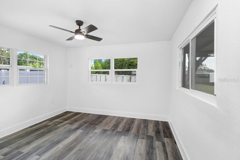 12113 Midlake Dr Property Photo 24
