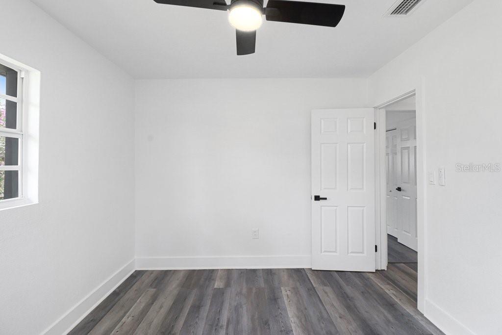 12113 Midlake Dr Property Photo 32