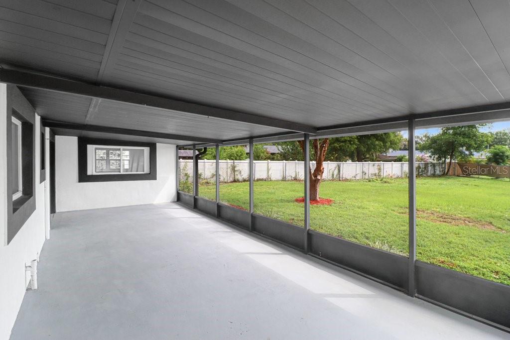 12113 Midlake Dr Property Photo 33