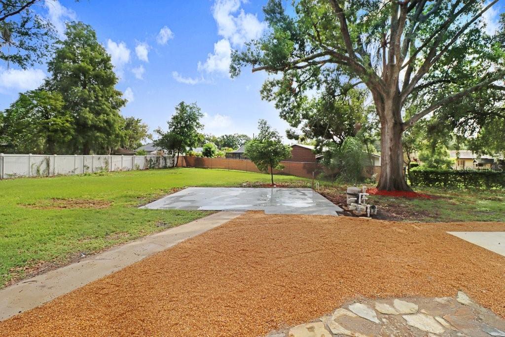 12113 Midlake Dr Property Photo 35