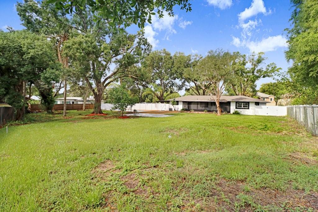 12113 Midlake Dr Property Photo 40