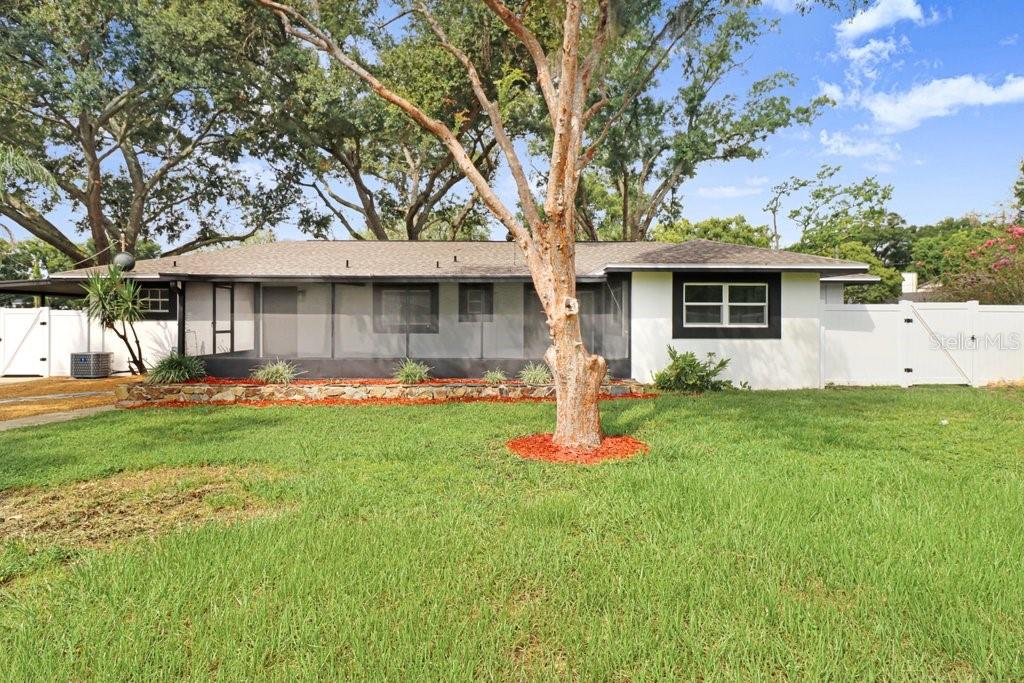 12113 Midlake Dr Property Photo 41