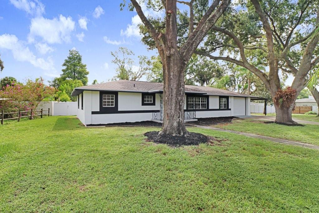 12113 Midlake Dr Property Photo 43