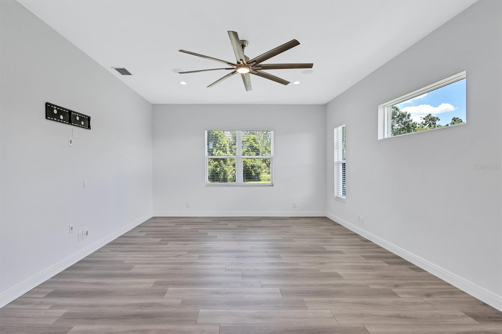 1911 148th Ct E Property Photo 29