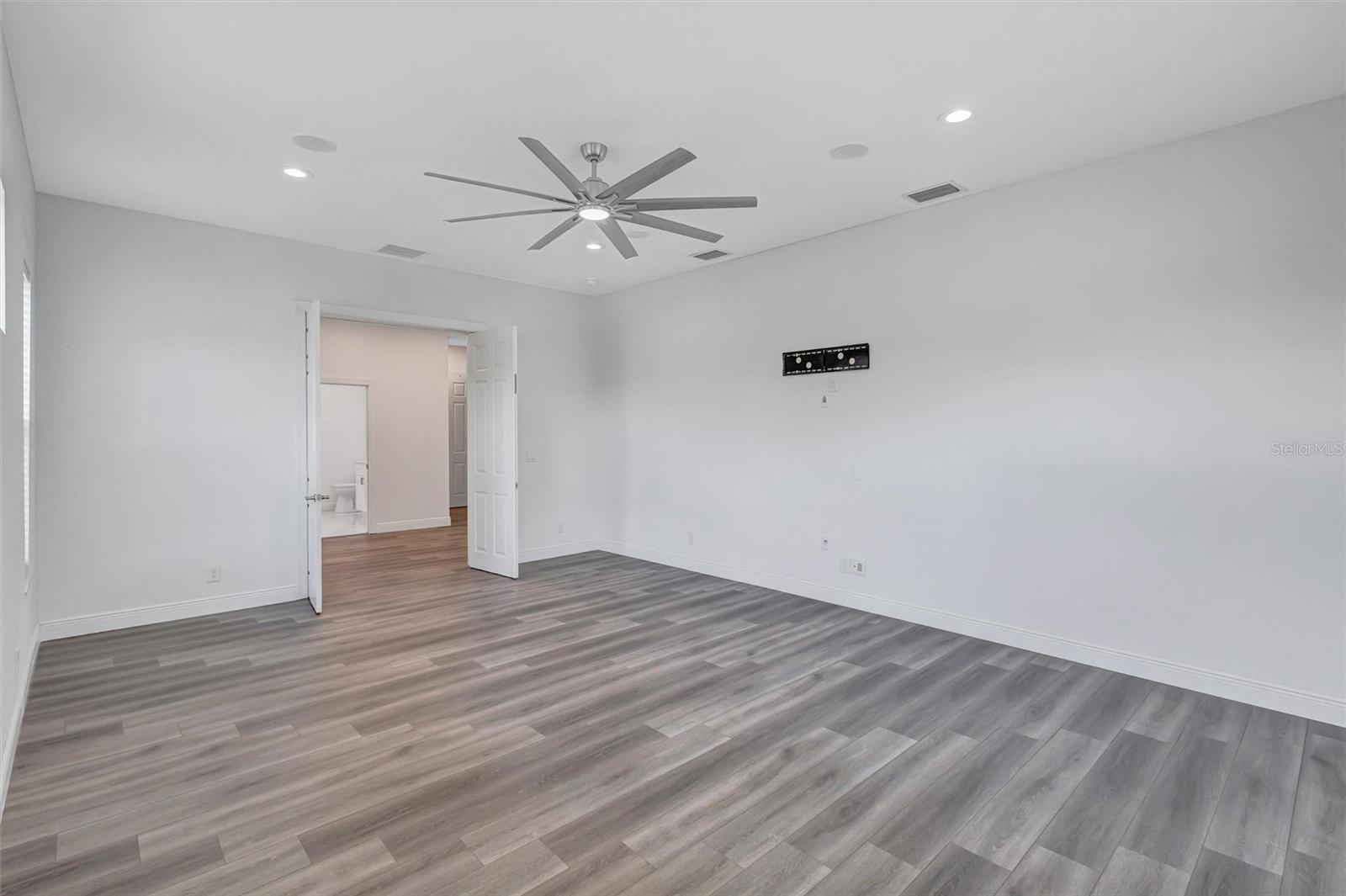 1911 148th Ct E Property Photo 30