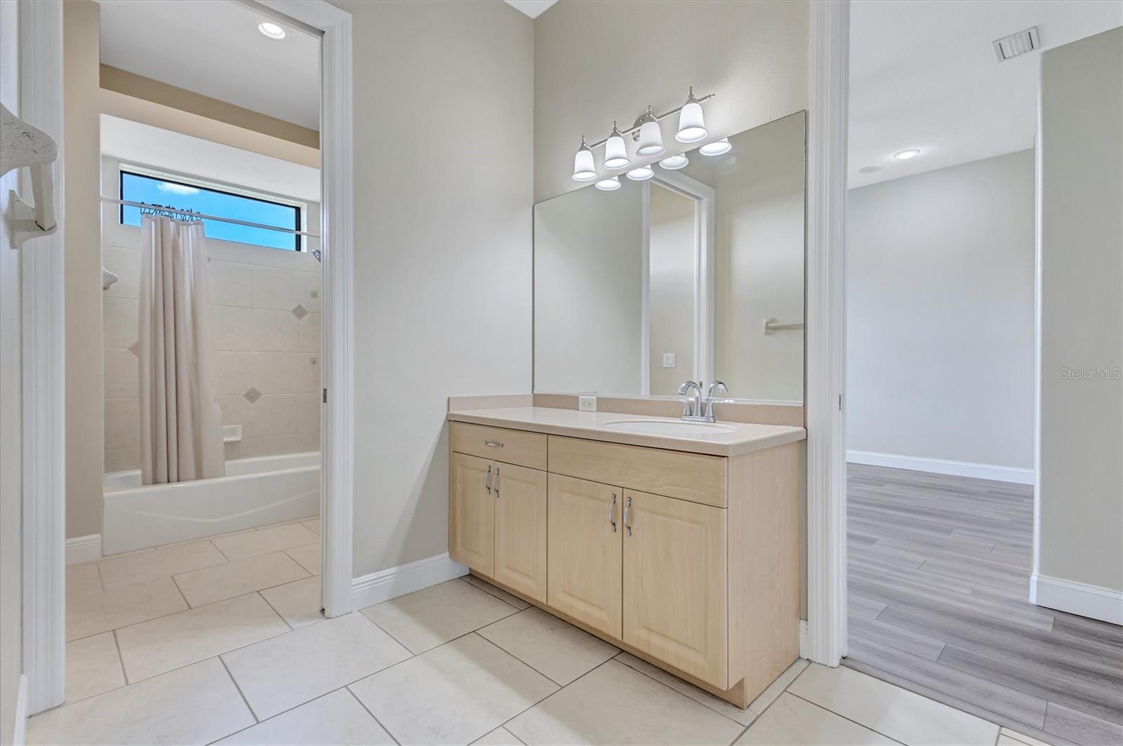 1911 148th Ct E Property Photo 33
