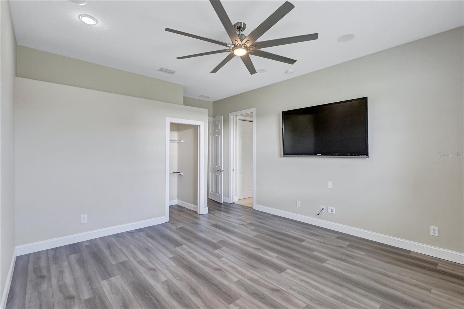 1911 148th Ct E Property Photo 36