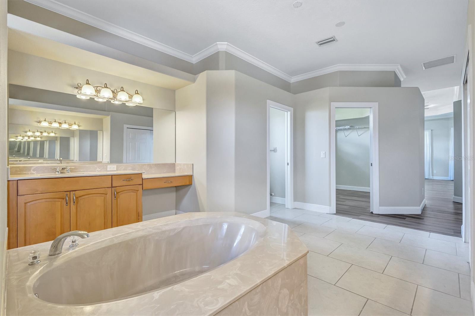 1911 148th Ct E Property Photo 40