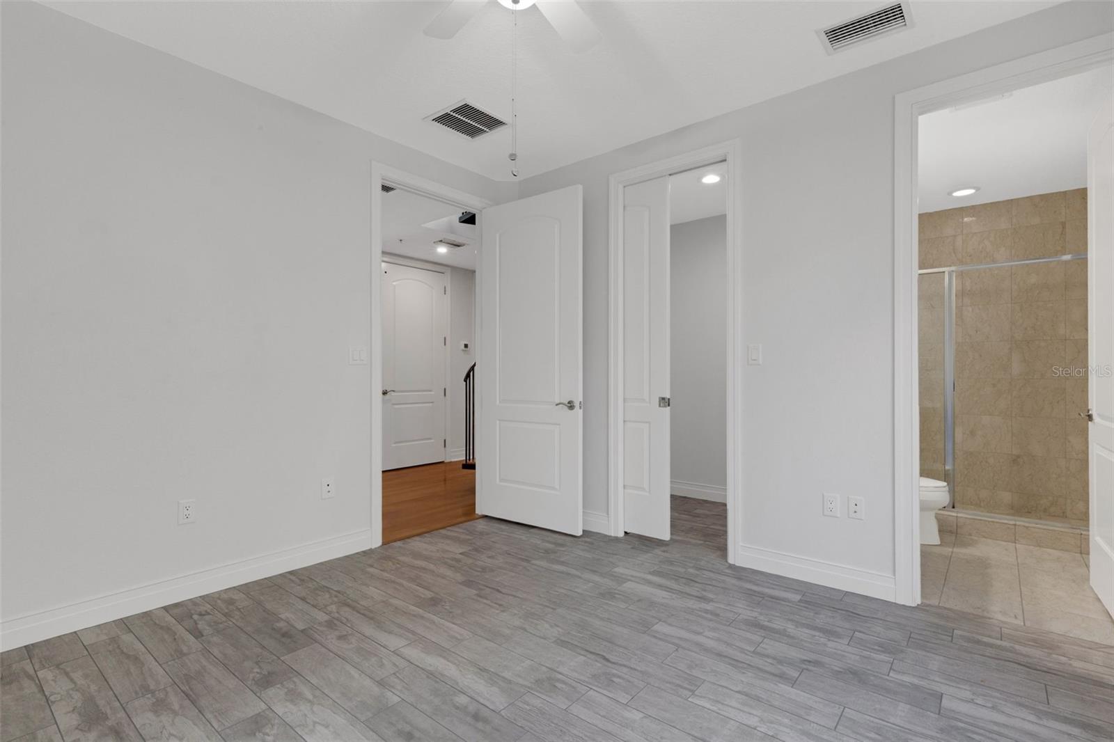 235 Cocoanut Ave #108b Property Photo 26