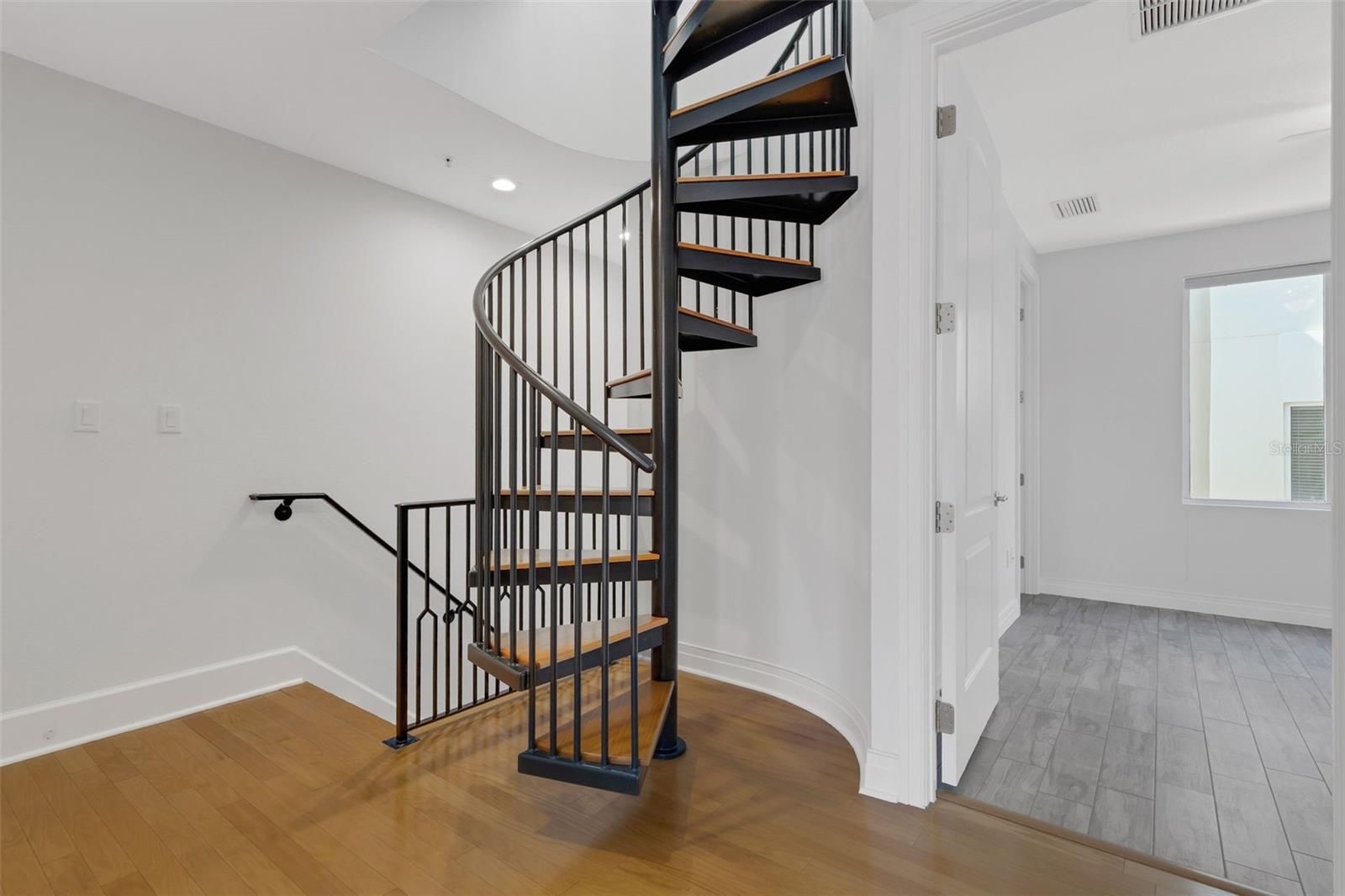 235 Cocoanut Ave #108b Property Photo 27