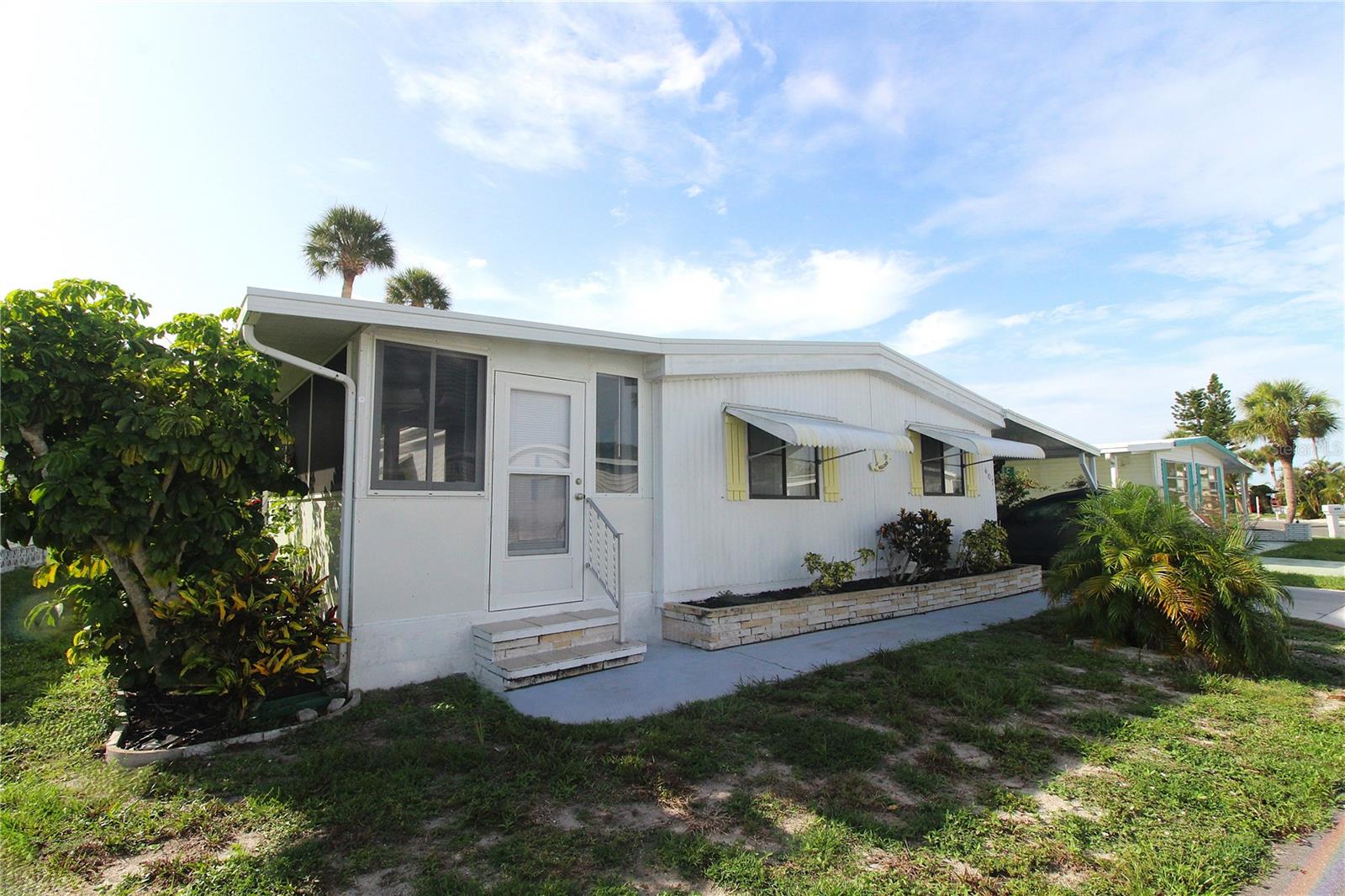 607 Cervina Dr Property Photo 2