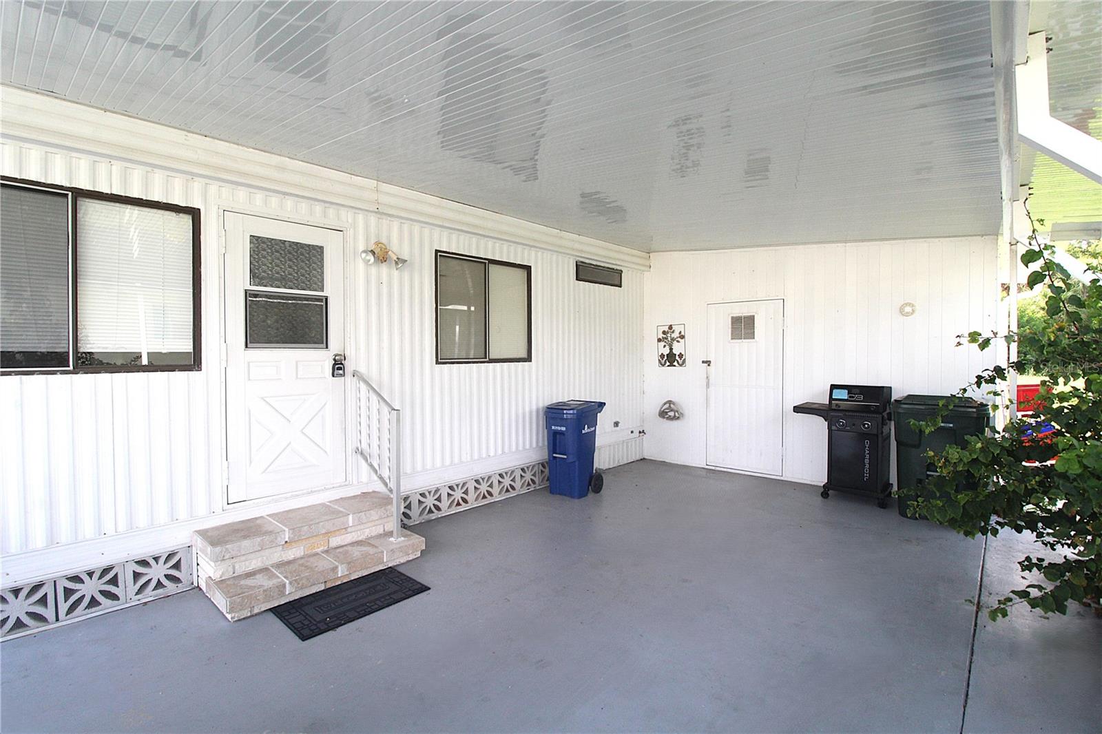 607 Cervina Dr Property Photo 3