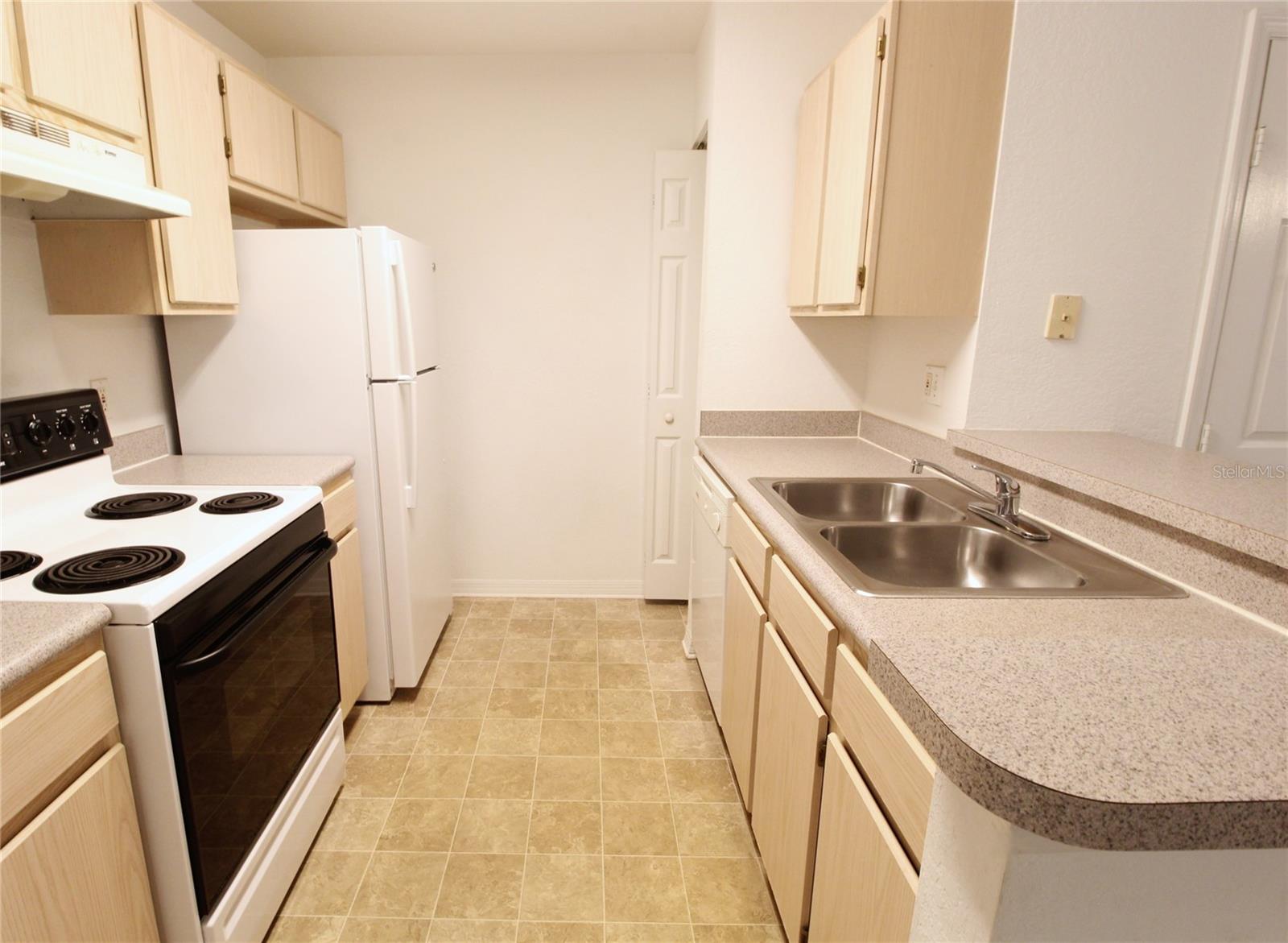 8905 Manor Loop #107 Property Photo 6