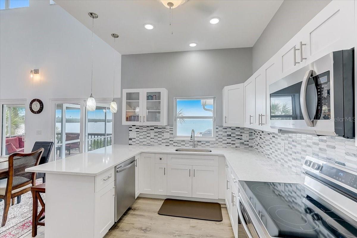 2424 Bay Dr #2424/2426 Property Photo 11