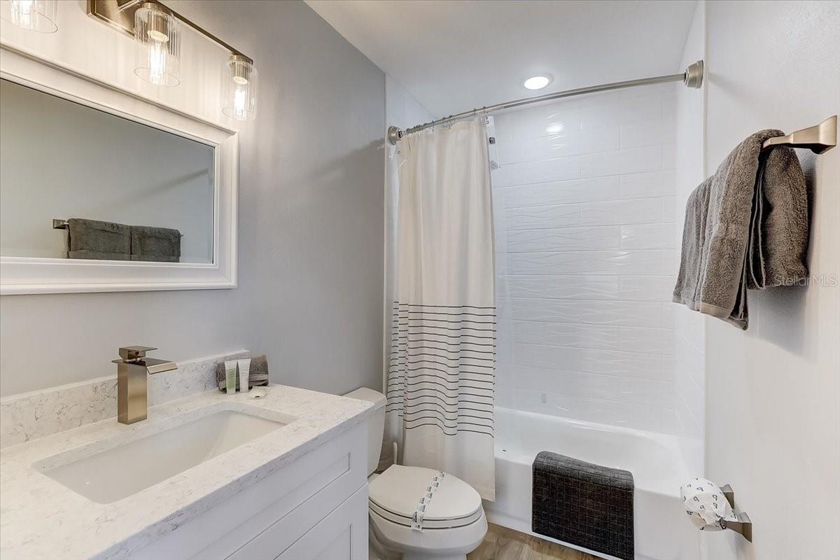 2424 Bay Dr #2424/2426 Property Photo 20