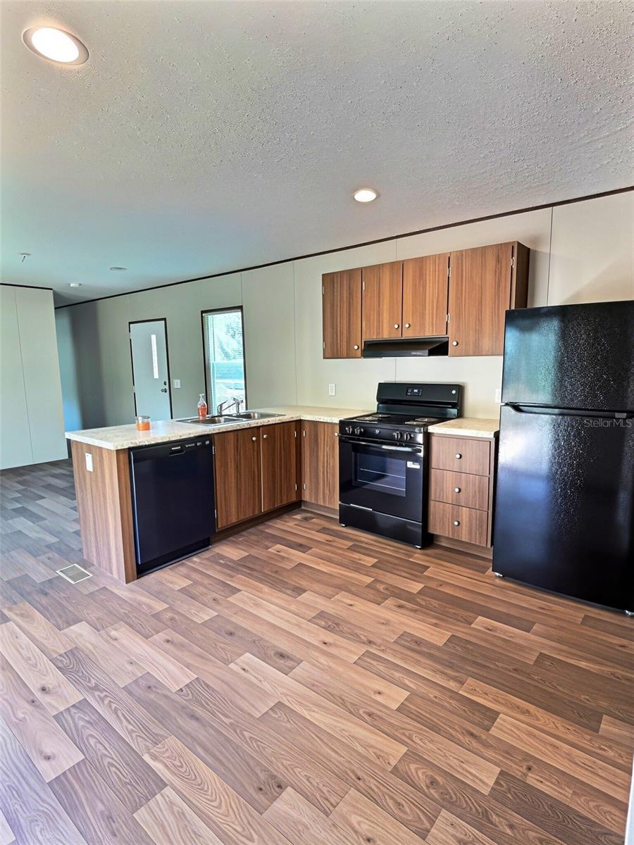 13354 Tyrone St Property Photo 11
