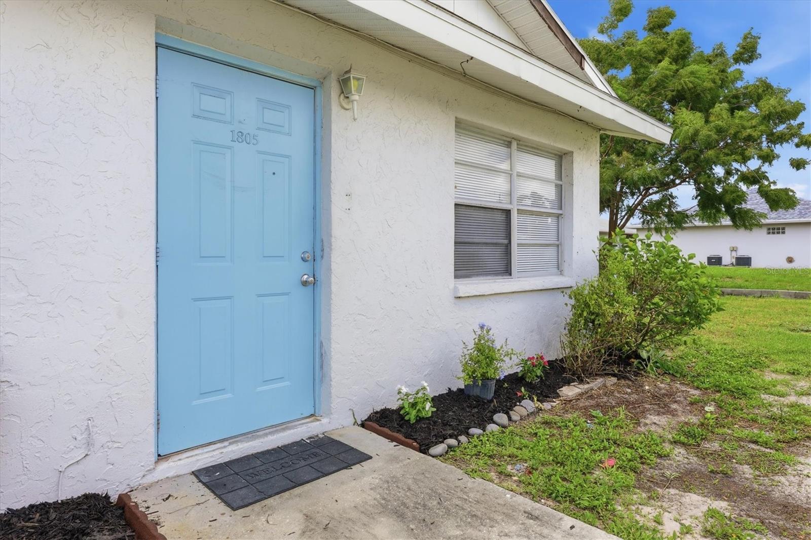 1805 Marbeth St #1805/1807 Property Photo 2