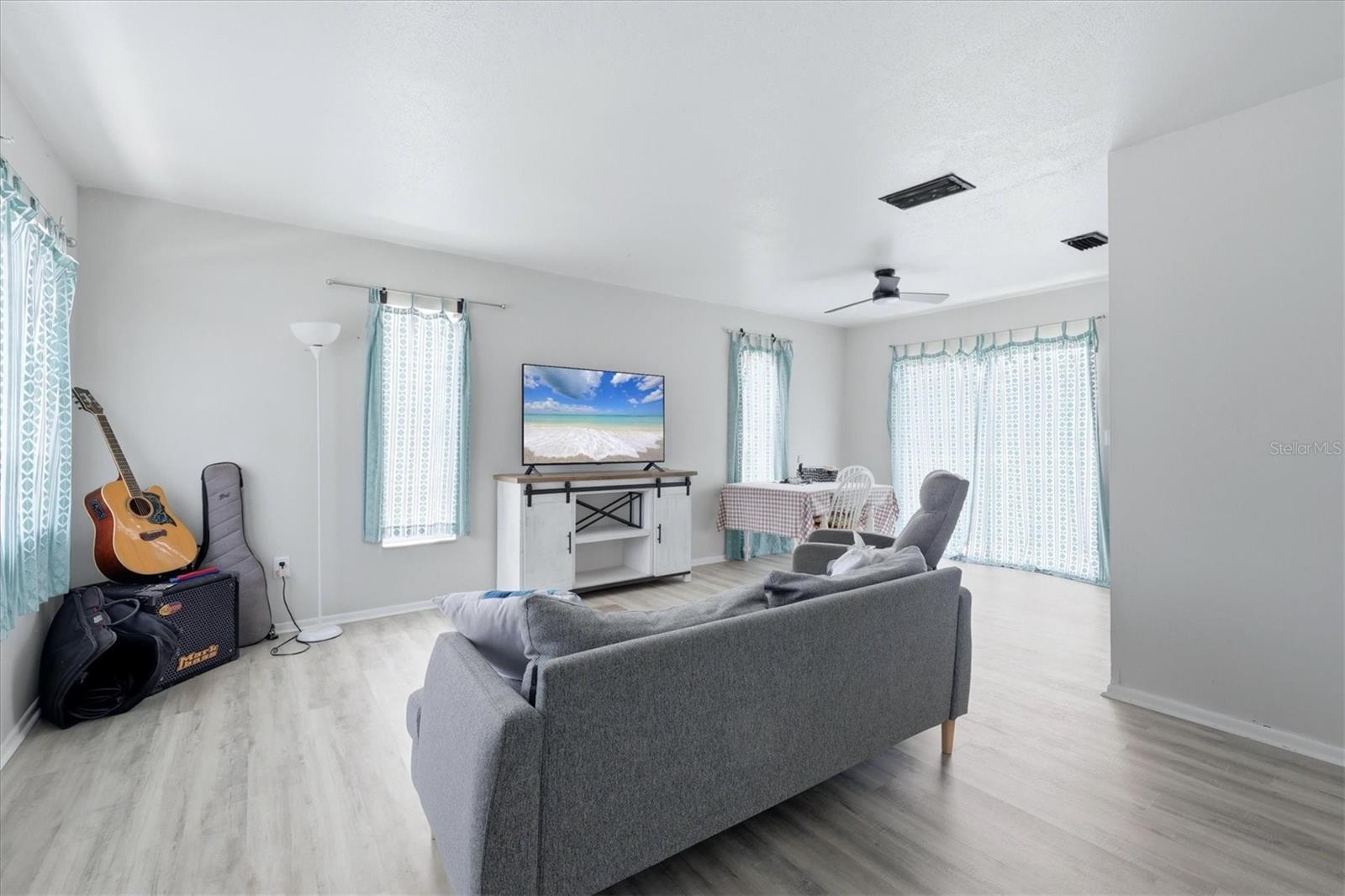 1805 Marbeth St #1805/1807 Property Photo 3