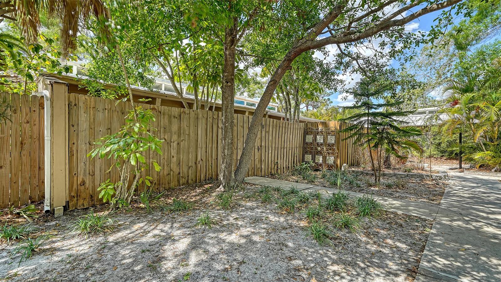 500 N Jefferson Ave #b-5 Property Photo 3
