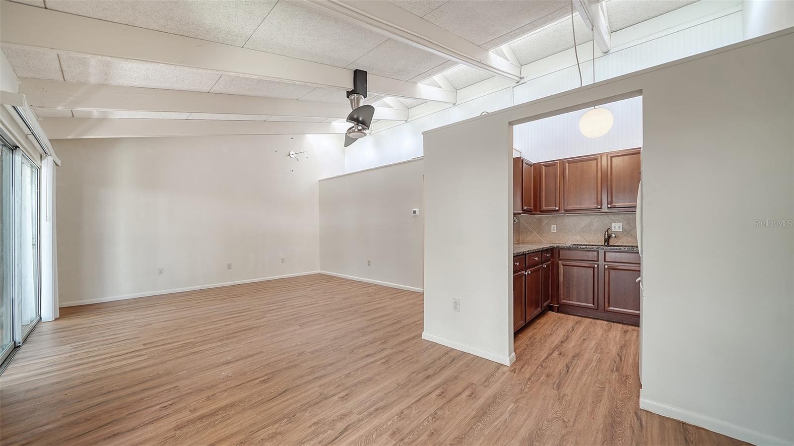 500 N Jefferson Ave #b-5 Property Photo 6