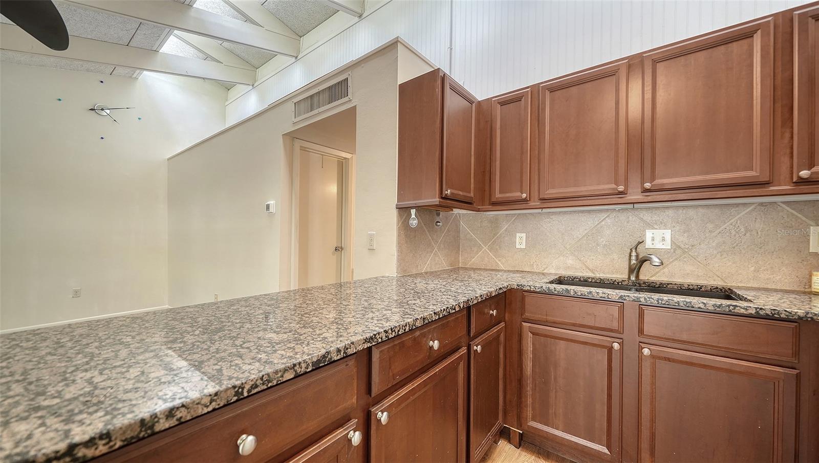 500 N Jefferson Ave #b-5 Property Photo 9