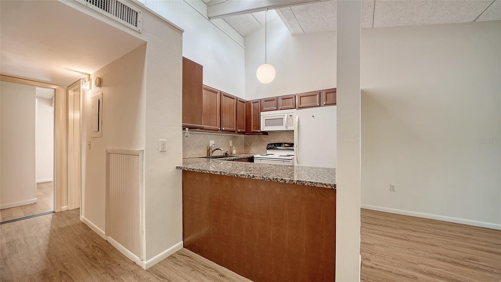500 N Jefferson Ave #b-5 Property Photo 10