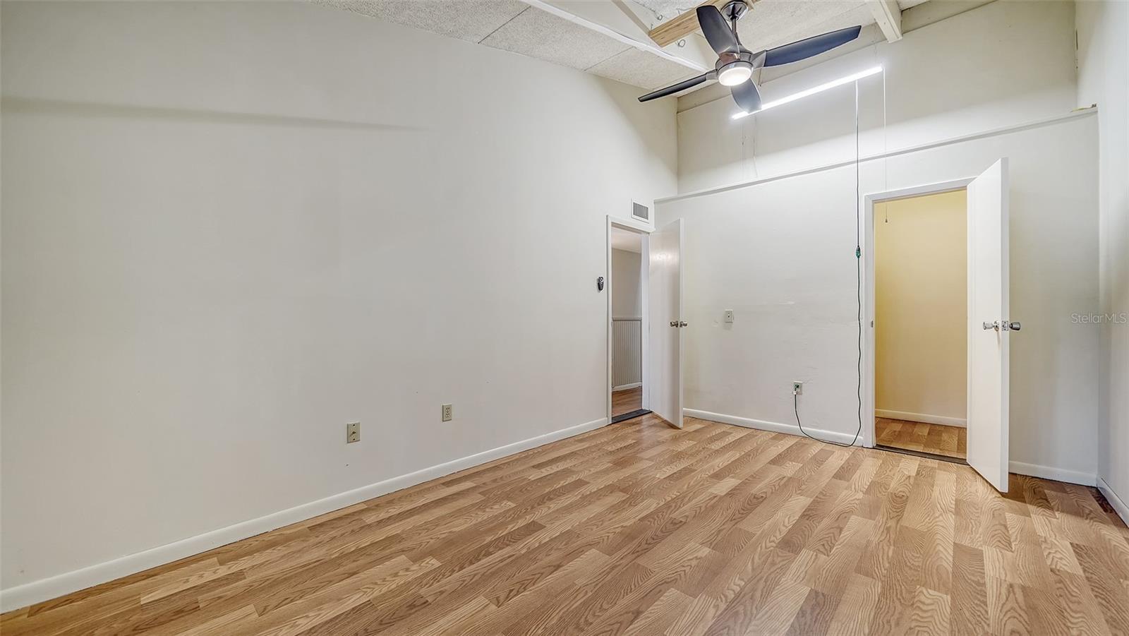 500 N Jefferson Ave #b-5 Property Photo 15