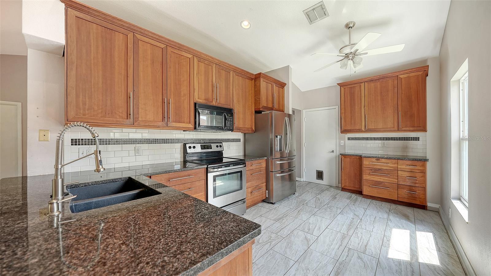 4910 6th Ave E Property Photo 15