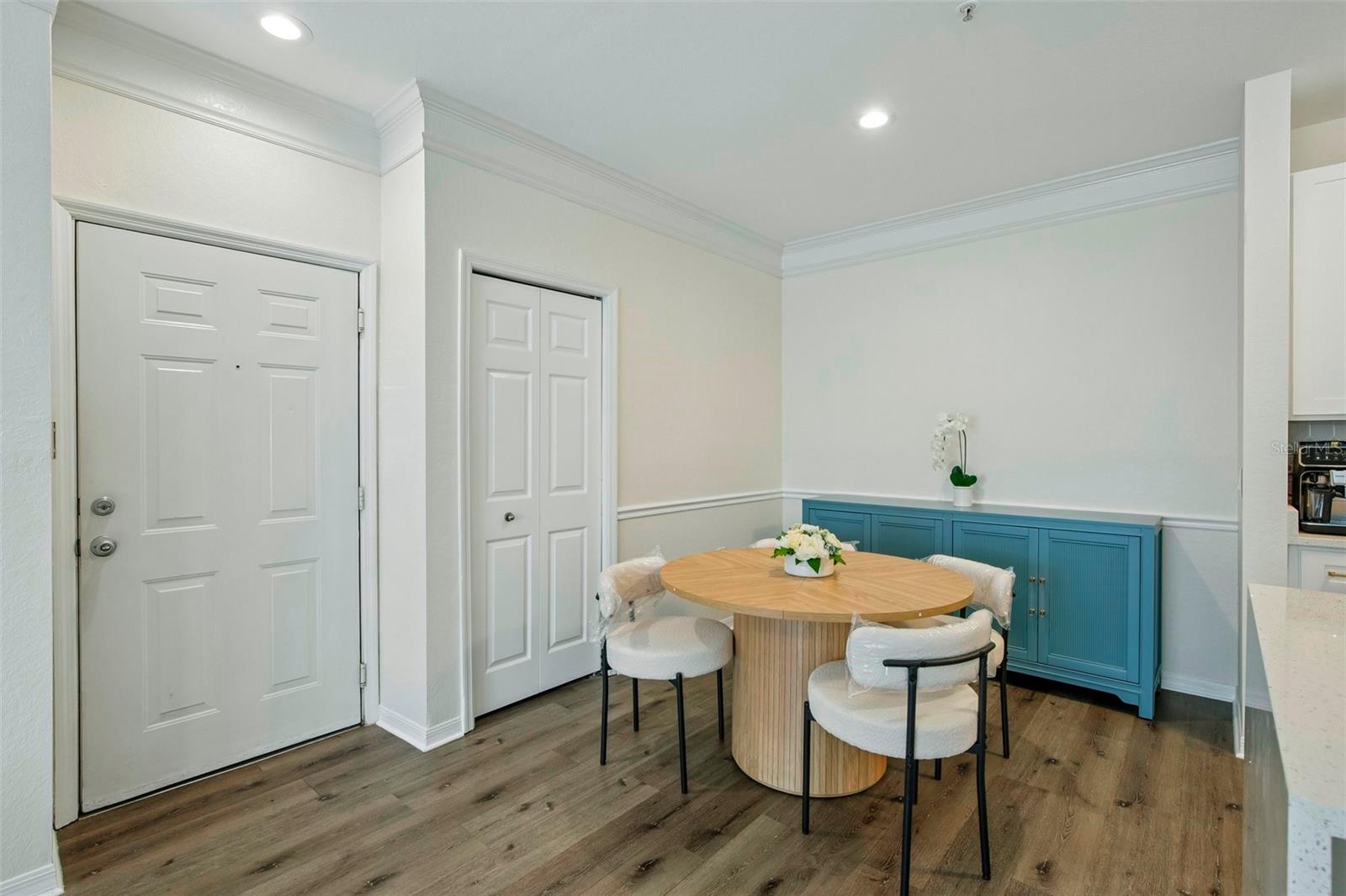5174 Northridge Rd #104 Property Photo 11