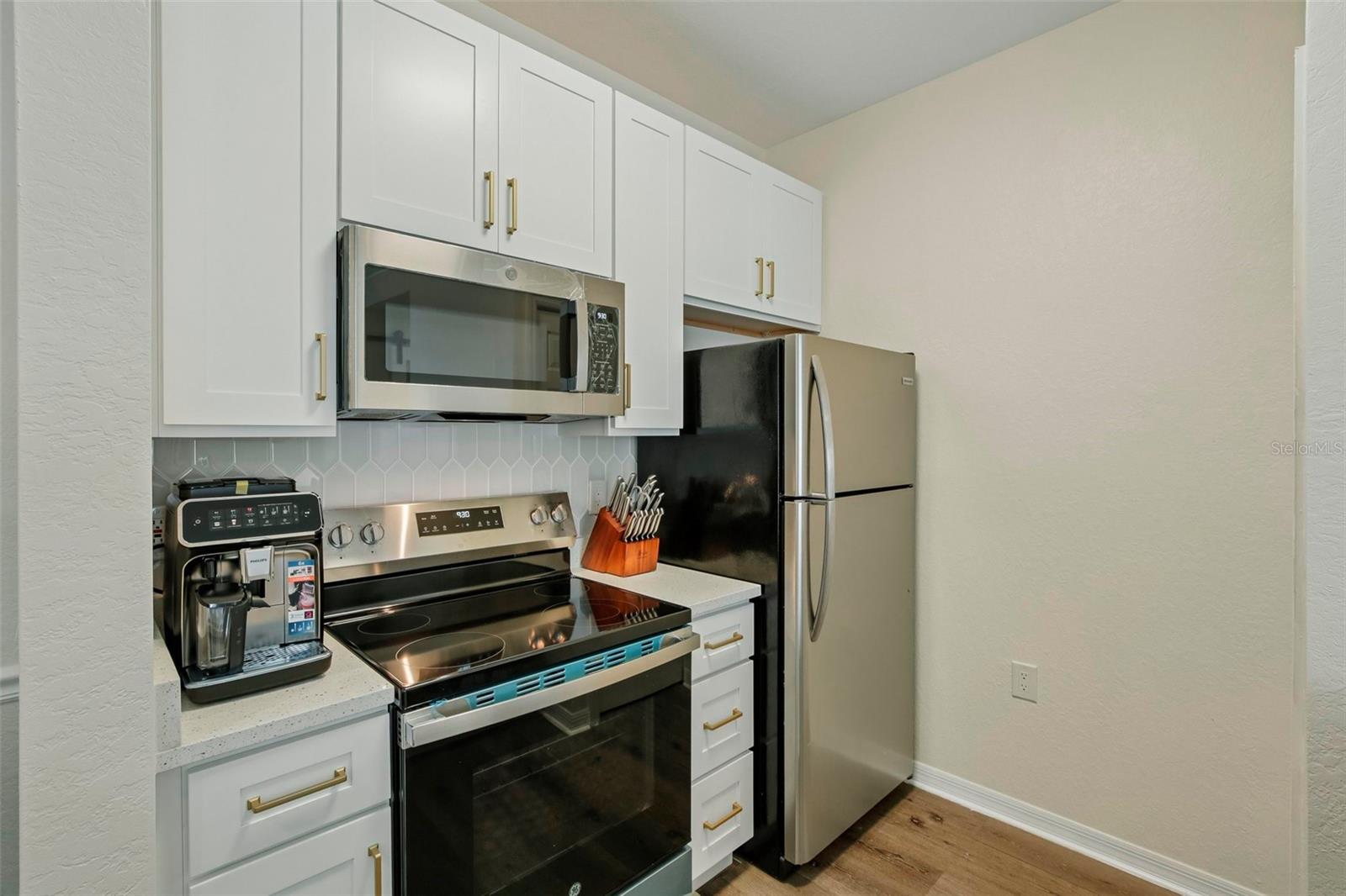 5174 Northridge Rd #104 Property Photo 14