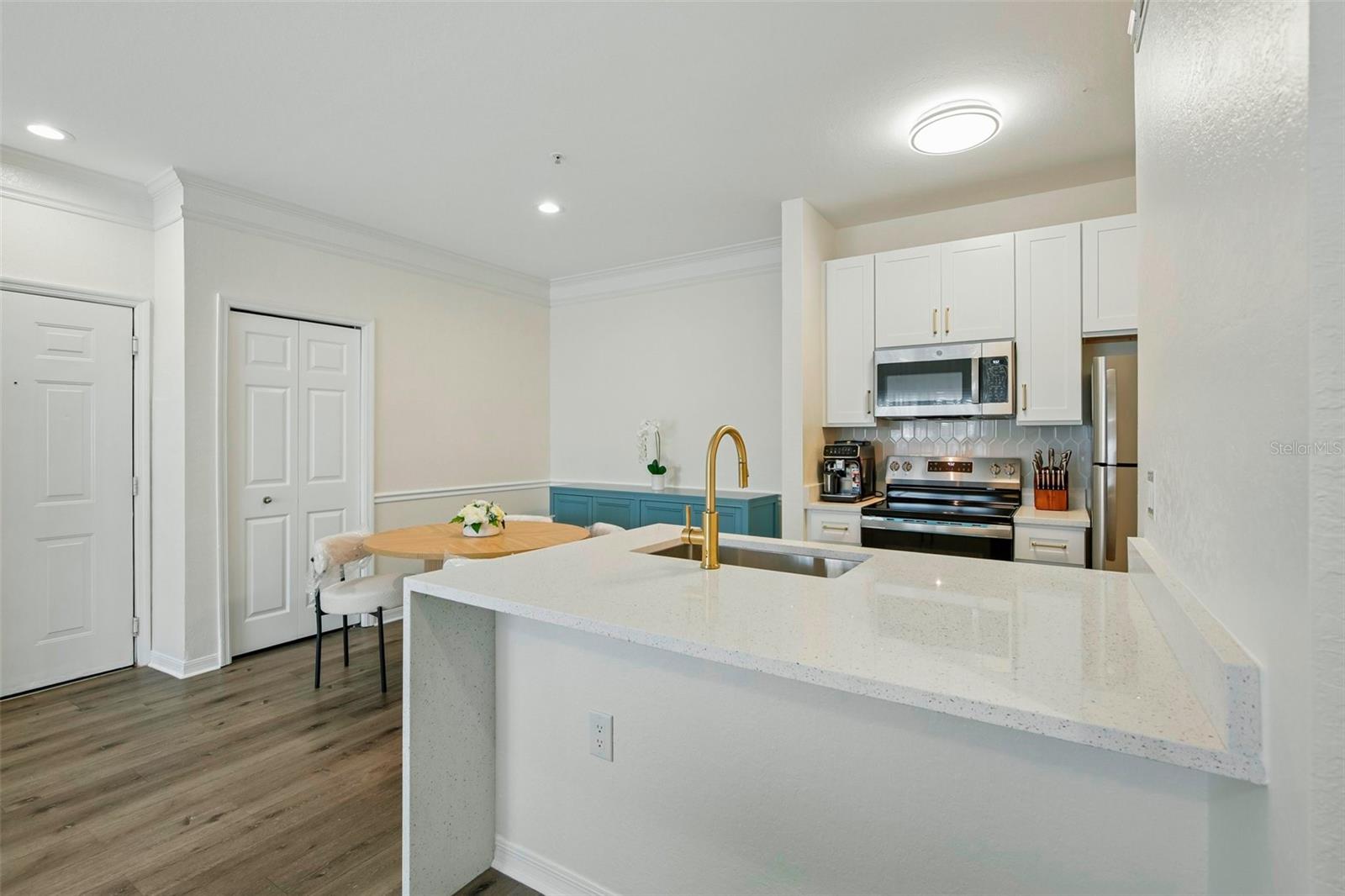 5174 Northridge Rd #104 Property Photo 16