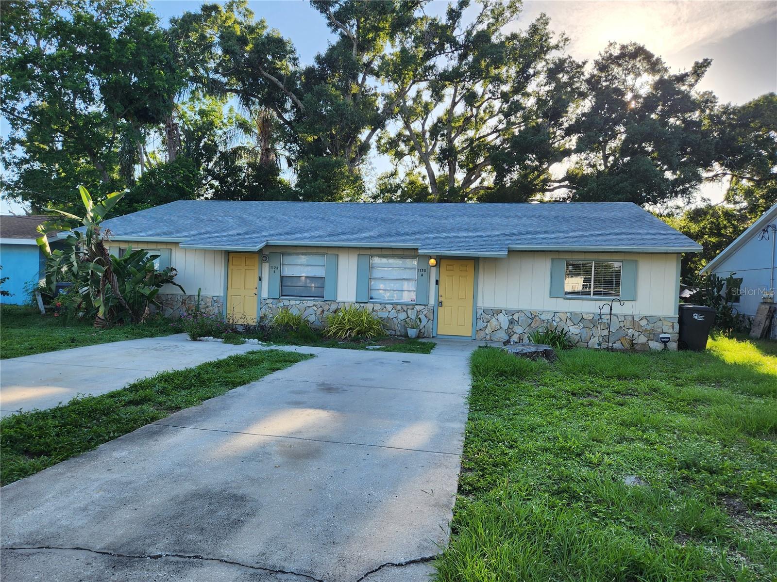 1120 36th St W #a Property Photo 2