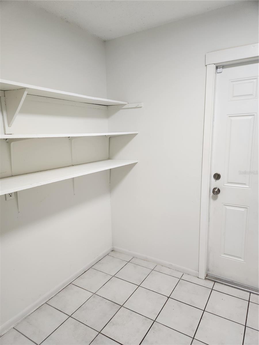 1120 36th St W #a Property Photo 8